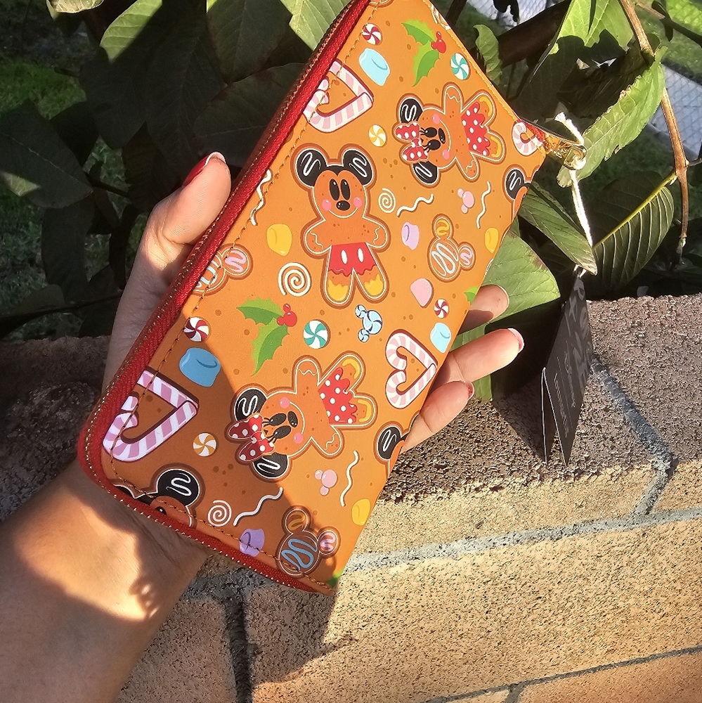 loungefly gingerbread wallet